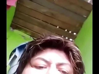 madura masturbandose en el baño video-1493107362